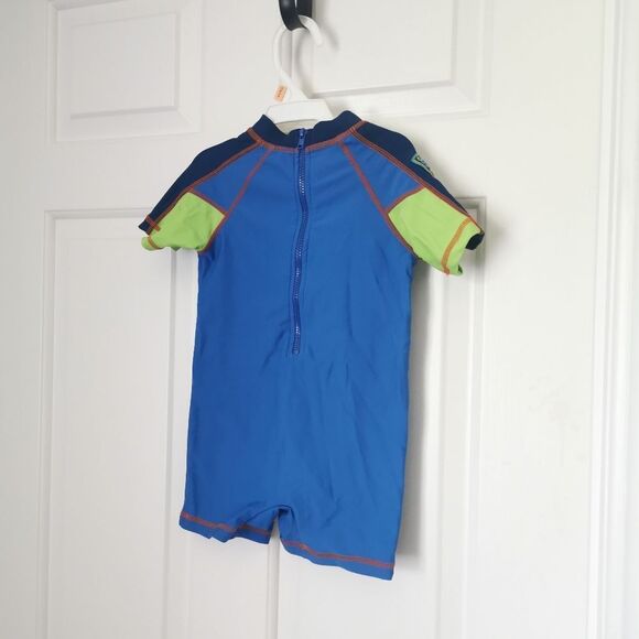 3/$20 Gagou Tagou size 3T rash guard - Picture 4 of 4